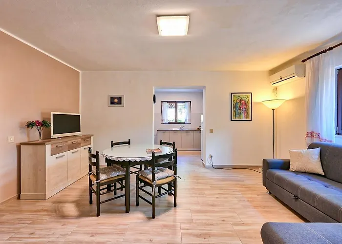 Iby Apartment